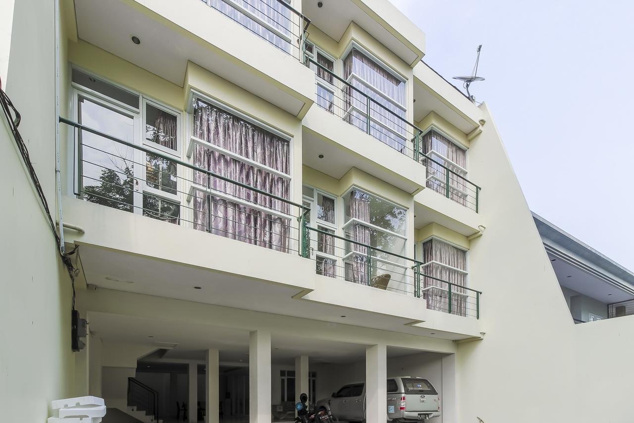 Hotel RedDoorz near Pancoran Yakarta Exterior foto