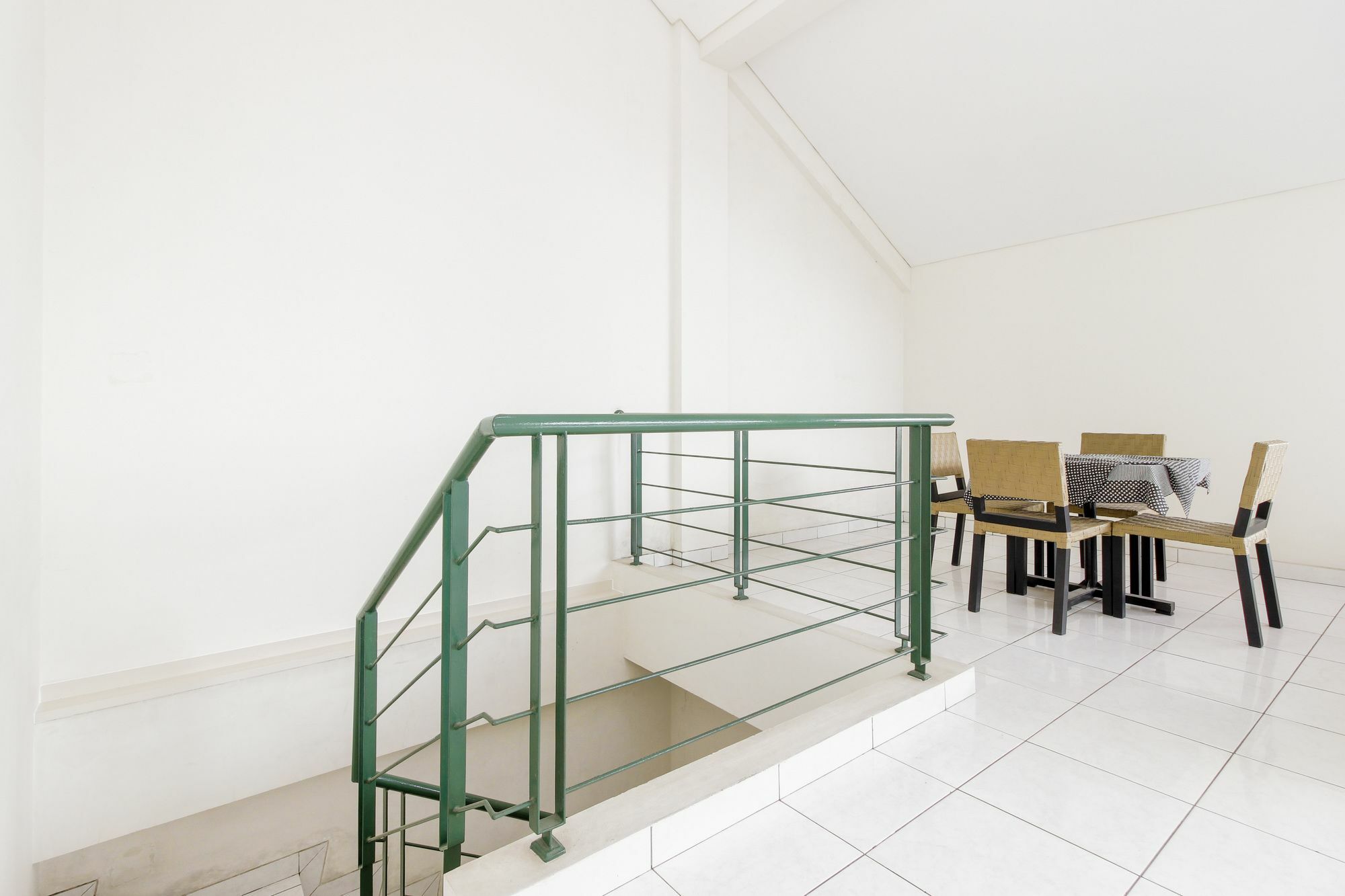 Hotel RedDoorz near Pancoran Yakarta Exterior foto